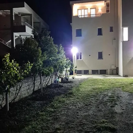 Villa White Luxury Durres